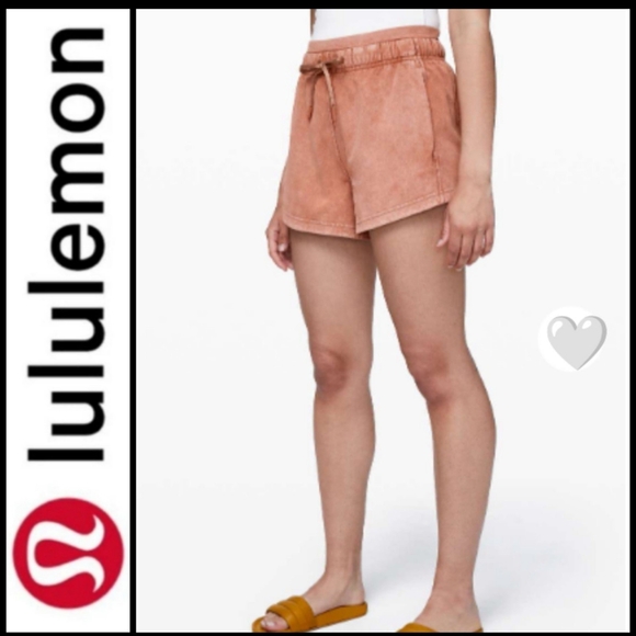 LULULEMON INNER GLOW WASHED CANYON ROCK SHORTS size 8 - Picture 1 of 9